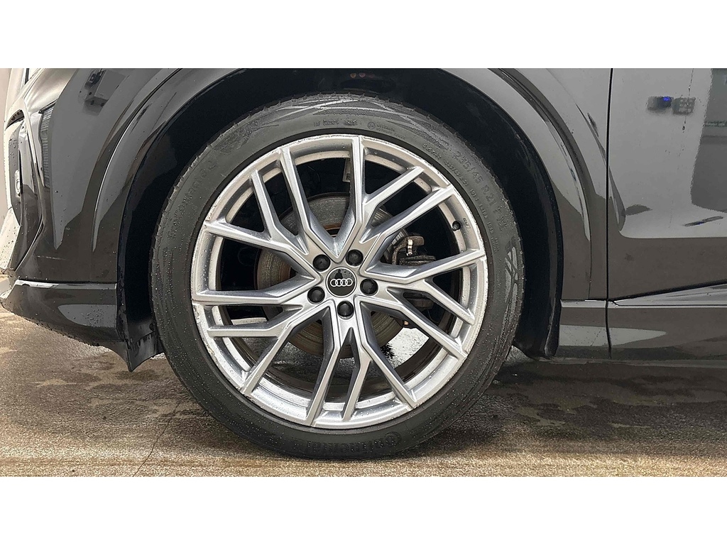 Audi Q4 E Tron 150Kw 40 82.77Kwh Launch Edition Grey #9