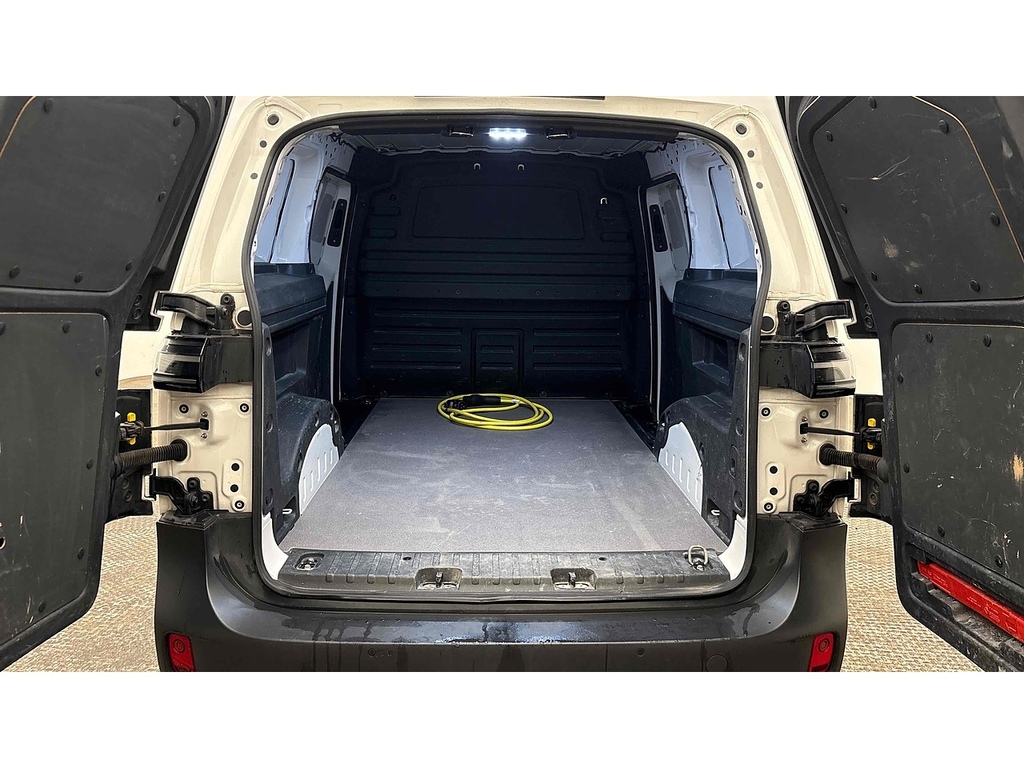 Volkswagen ID.Buzz Pro Commerce Plus White #6