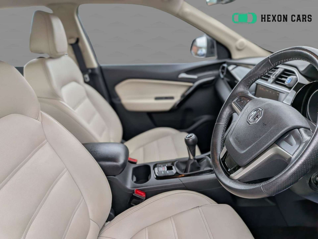 MG GS Hatchback White #16
