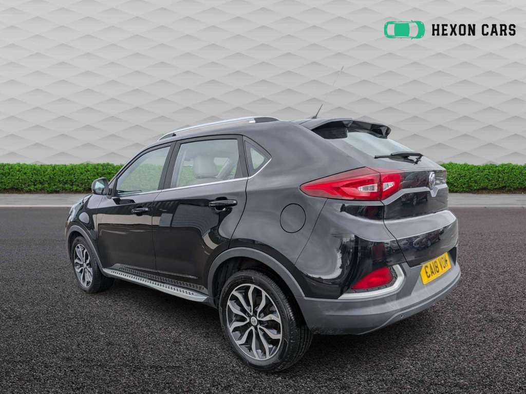 MG GS Hatchback White #6