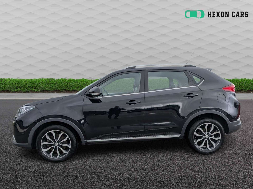 MG GS Hatchback White #13