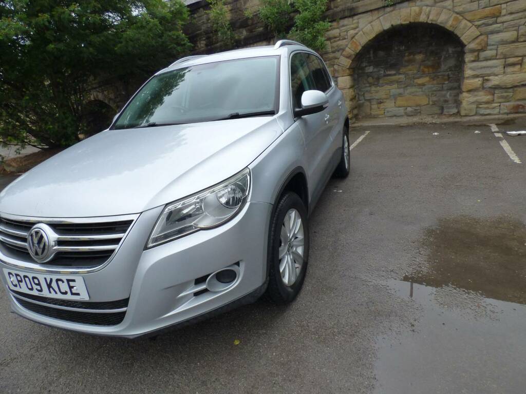 Volkswagen Tiguan 2.0 Tdi Se Silver #2