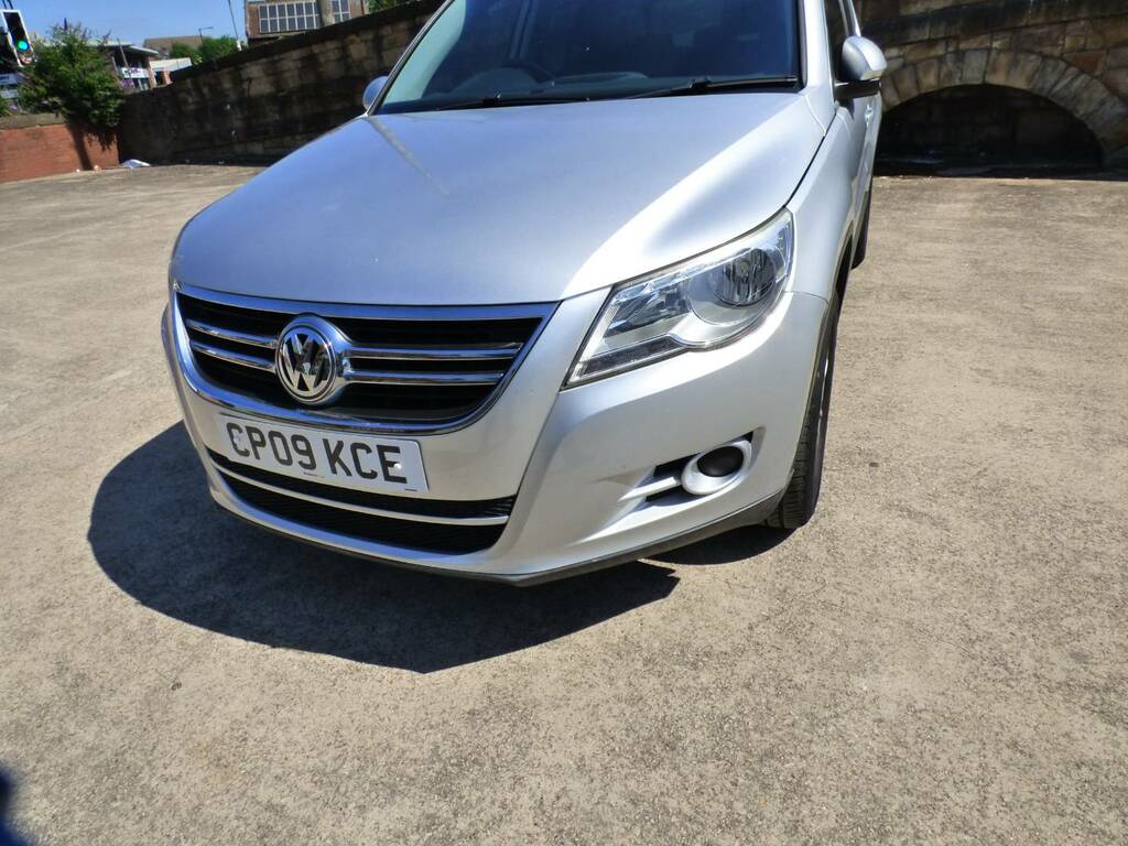 Volkswagen Tiguan  Grey #6