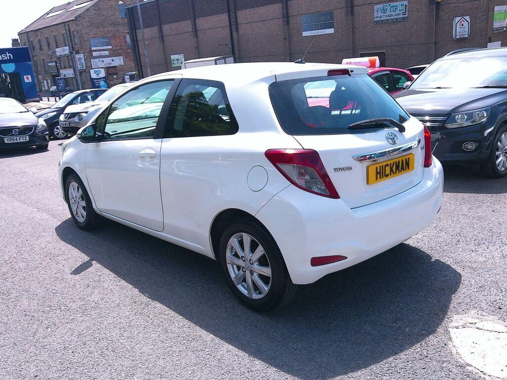 Toyota Yaris Hatchback 1.33 Dual Vvt-i Tr Euro 5 201212 ST12OVO White #6