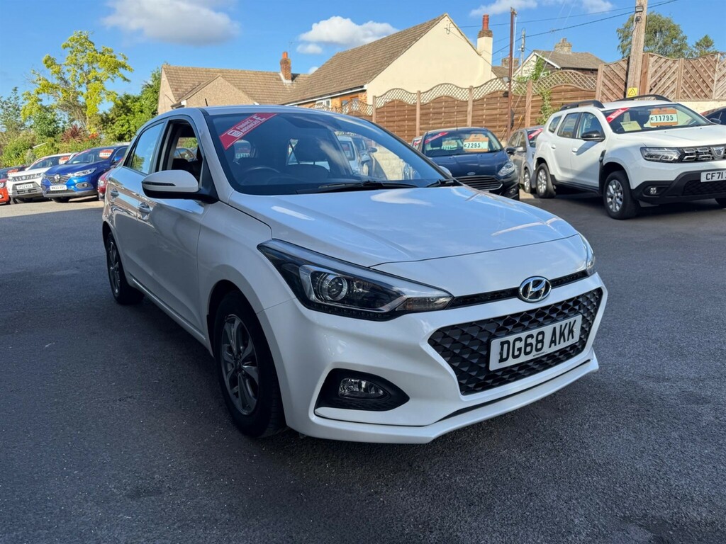 Hyundai I20 1.2 Se Launch Edition Euro 6 Ss DG68AKK White #3