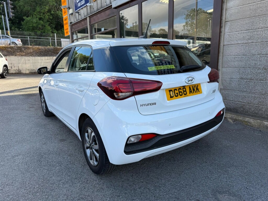 Hyundai I20 1.2 Se Launch Edition Euro 6 Ss DG68AKK White #6