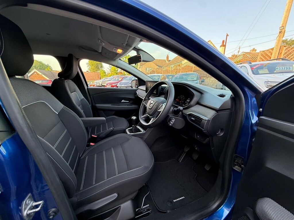 Dacia Sandero Hatchback White #7