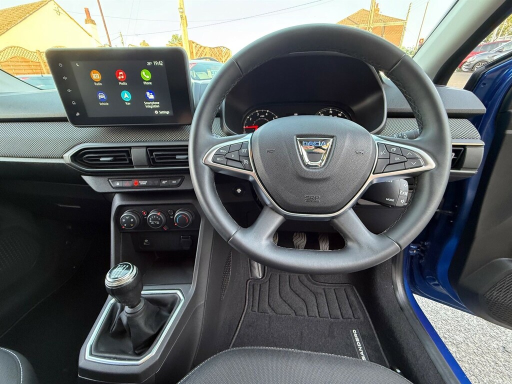Dacia Sandero Hatchback White #18