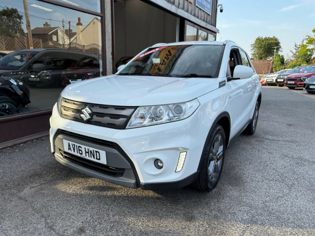 Suzuki Vitara Suv White