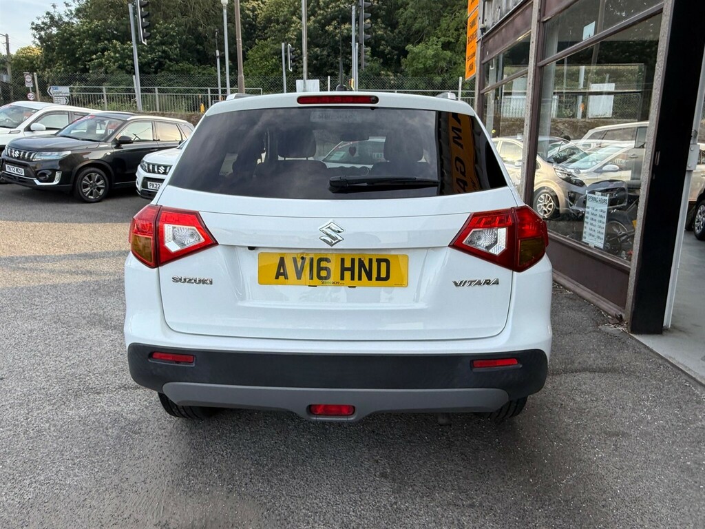 Suzuki Vitara Suv White #5