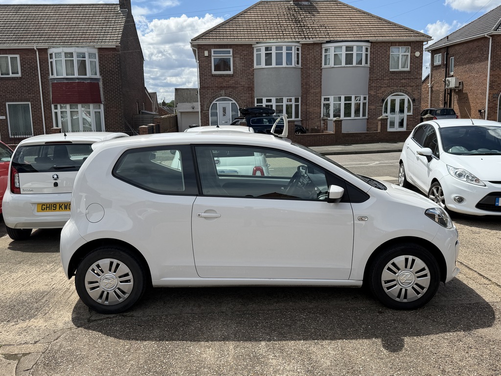 Volkswagen Up Petrol PF16YVS White #3