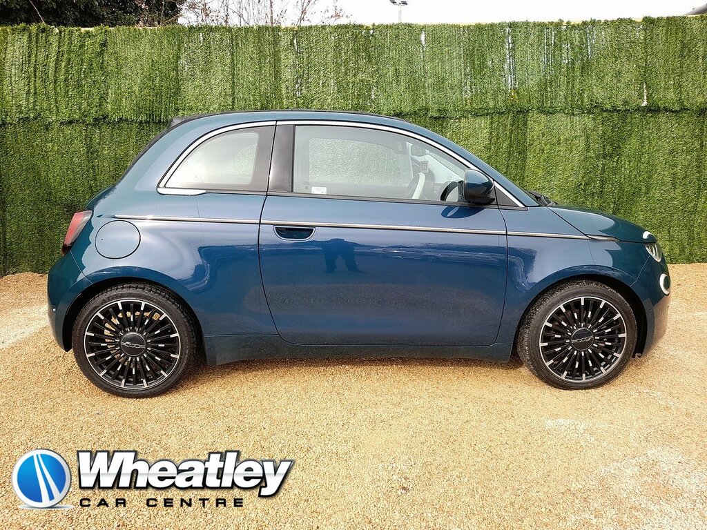 Fiat 500E C La Prima Green