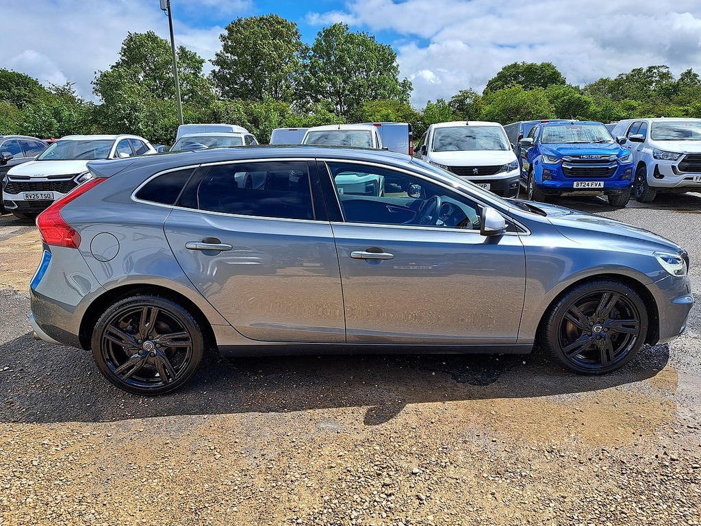Volvo V40 T3 R-design Edition LR19SMV Grey #3
