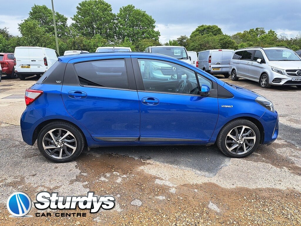 Toyota Yaris Vvt-h Y20 Bi-tone Blue