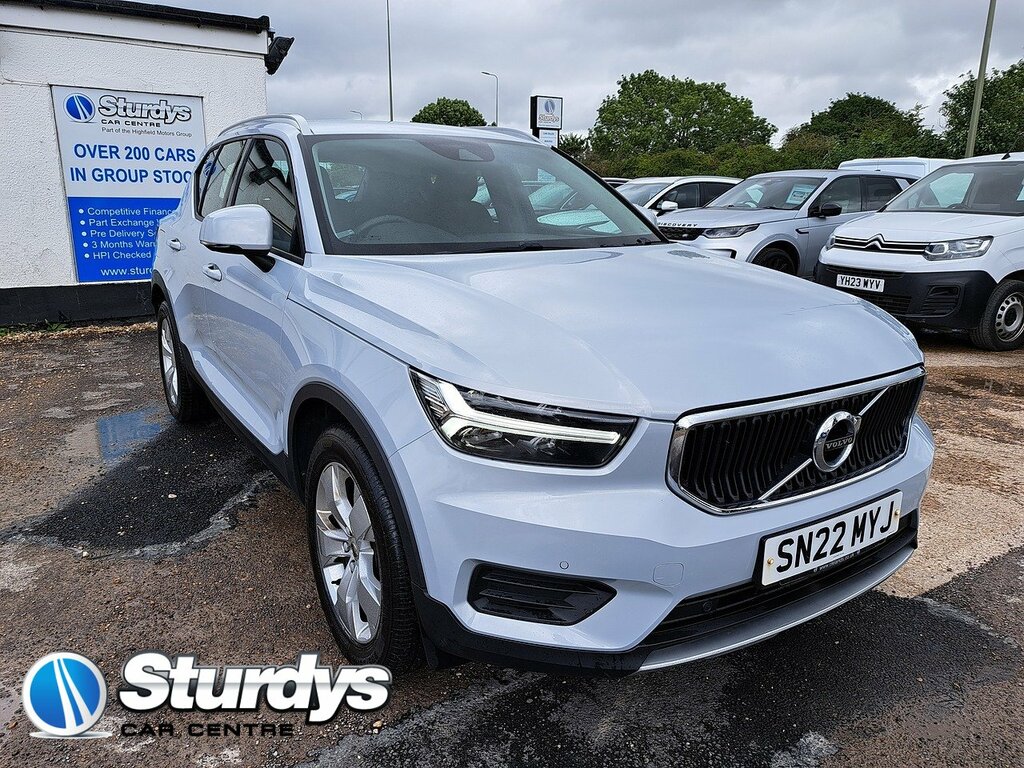 Volvo XC40 T3 Momentum Silver
