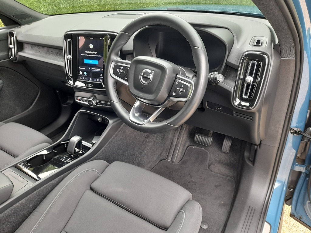 Volvo XC40 Plus BT23VNJ Blue #5