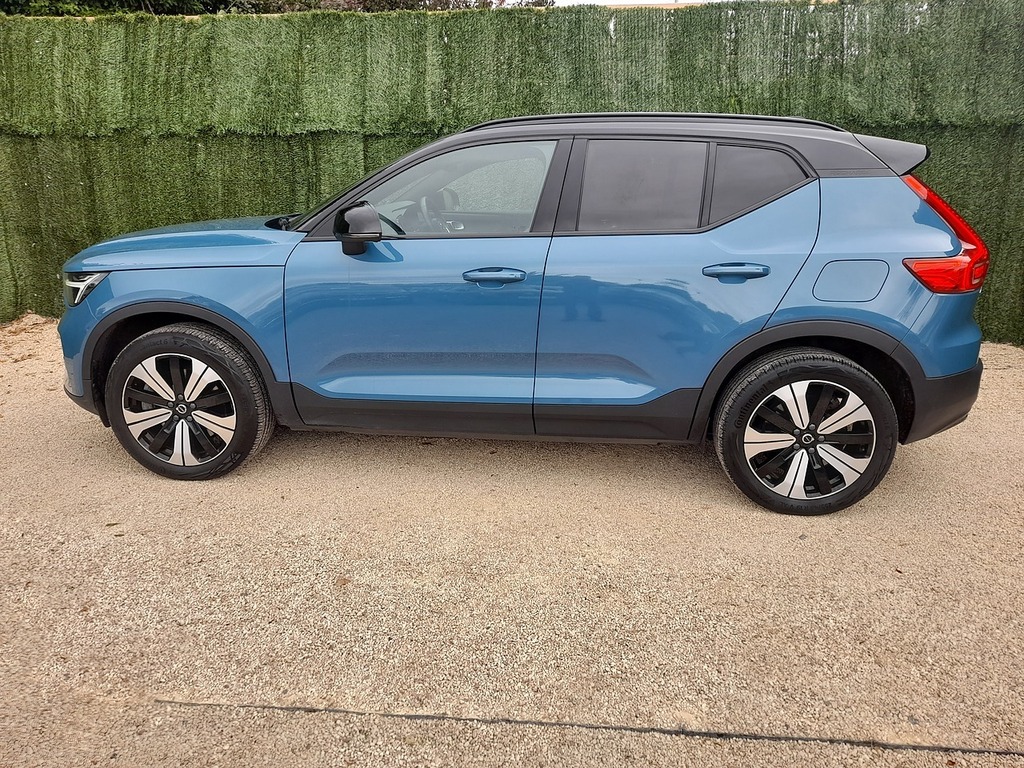 Volvo XC40 Plus Blue #6