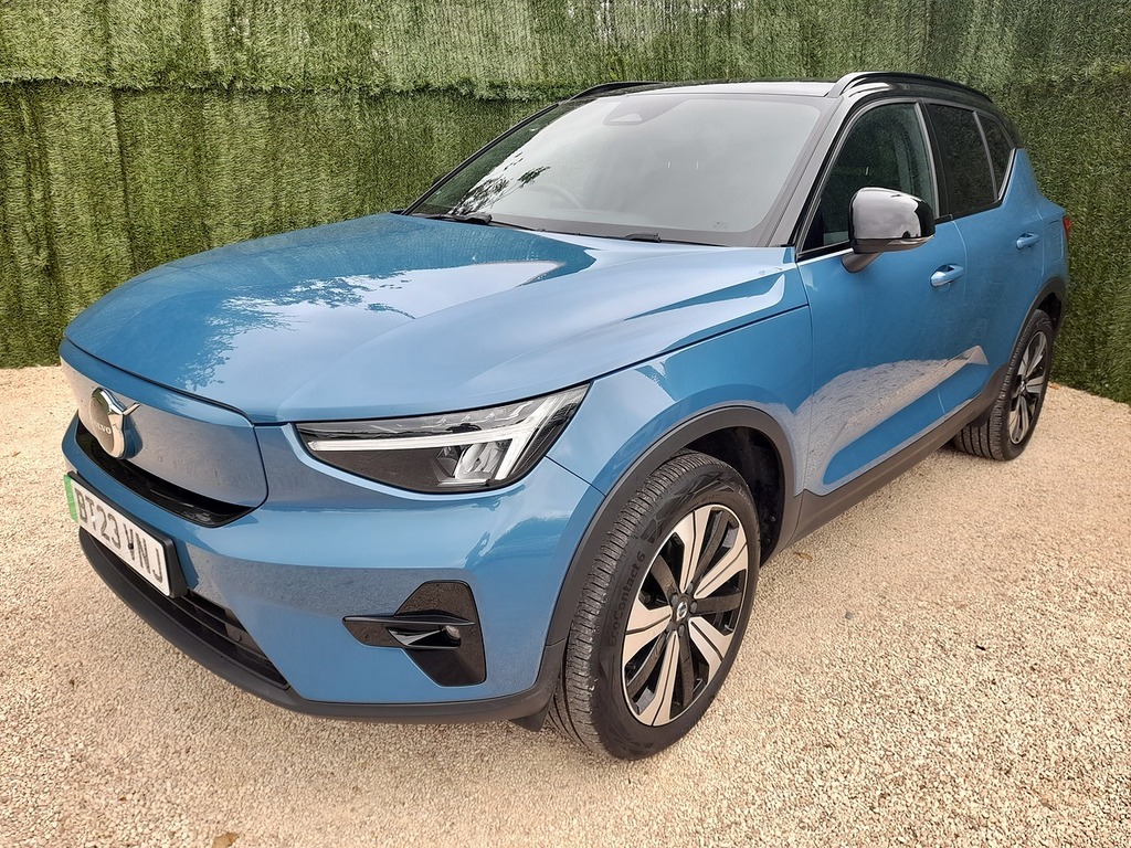 Volvo XC40 Plus Blue #3