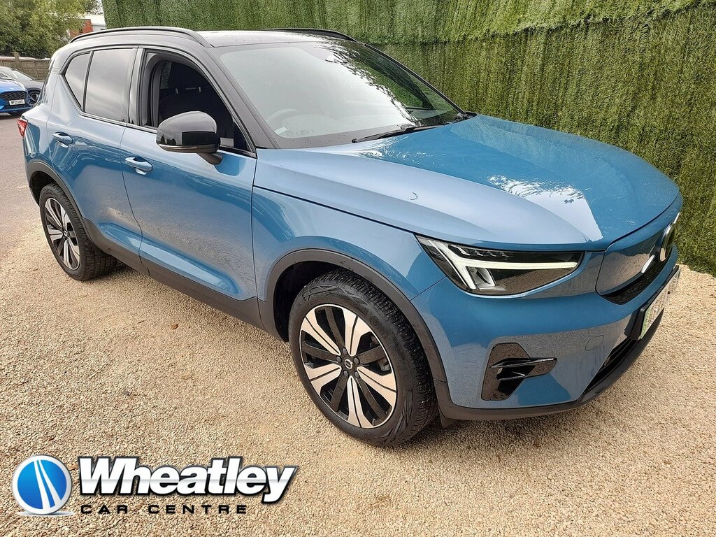 Volvo XC40 Plus Blue