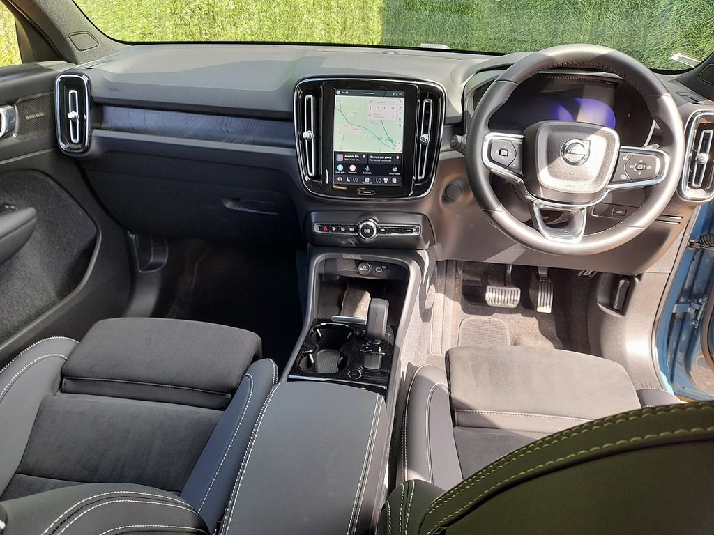 Volvo XC40 B4 Ultimate Dark Grey #21