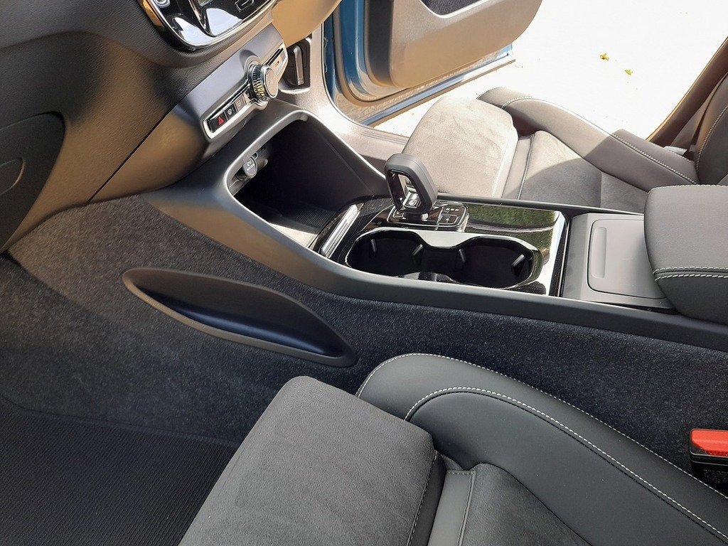 Volvo XC40 B4 Ultimate Dark Grey #17