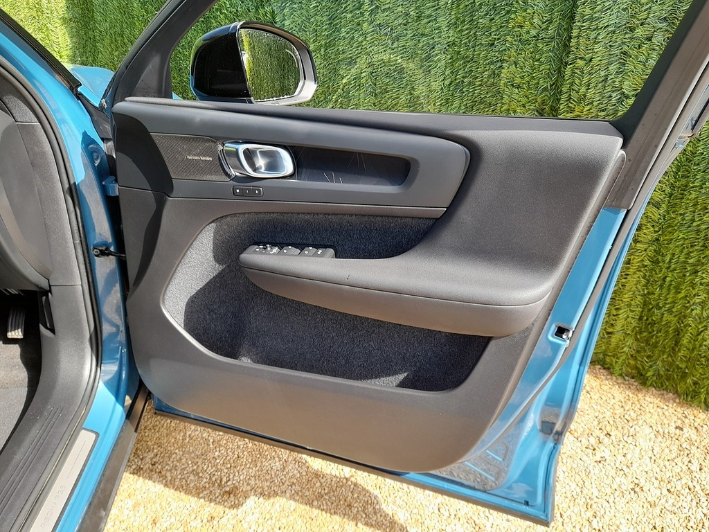 Volvo XC40 B4 Ultimate Dark Grey #11