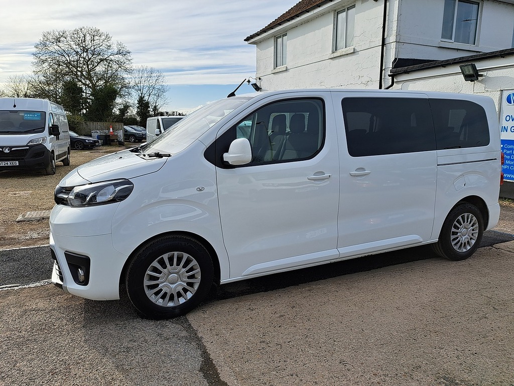 Toyota Proace Verso D-4d L2 Shuttle Black #25