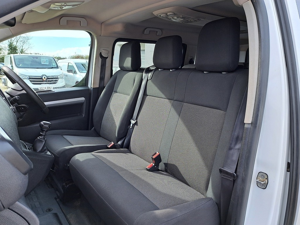 Toyota Proace Verso D-4d L2 Shuttle Black #24