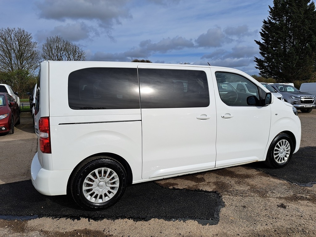 Toyota Proace Verso D-4d L2 Shuttle Black #8
