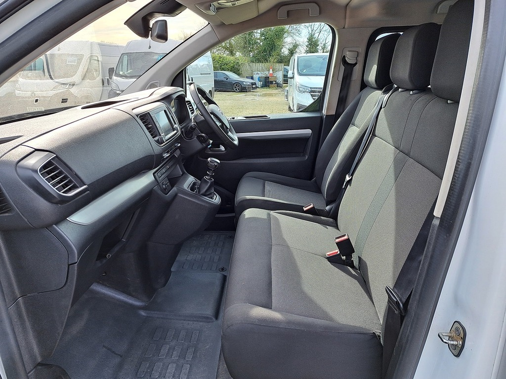 Toyota Proace Verso D-4d L2 Shuttle Black #22