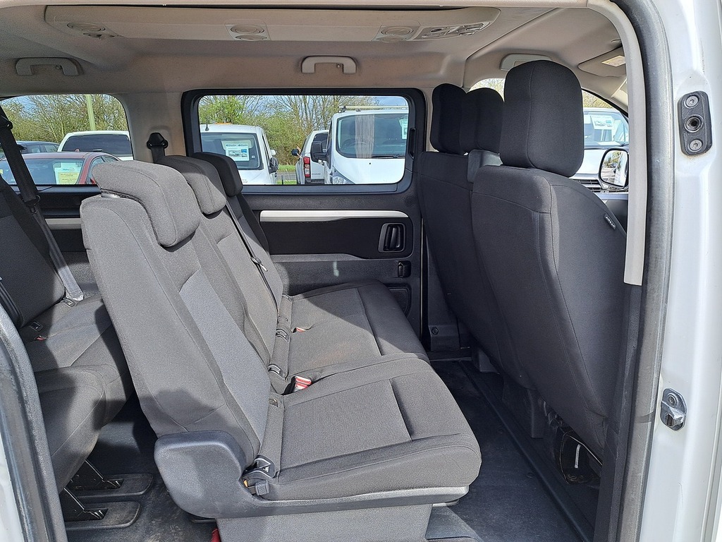 Toyota Proace Verso D-4d L2 Shuttle Black #11