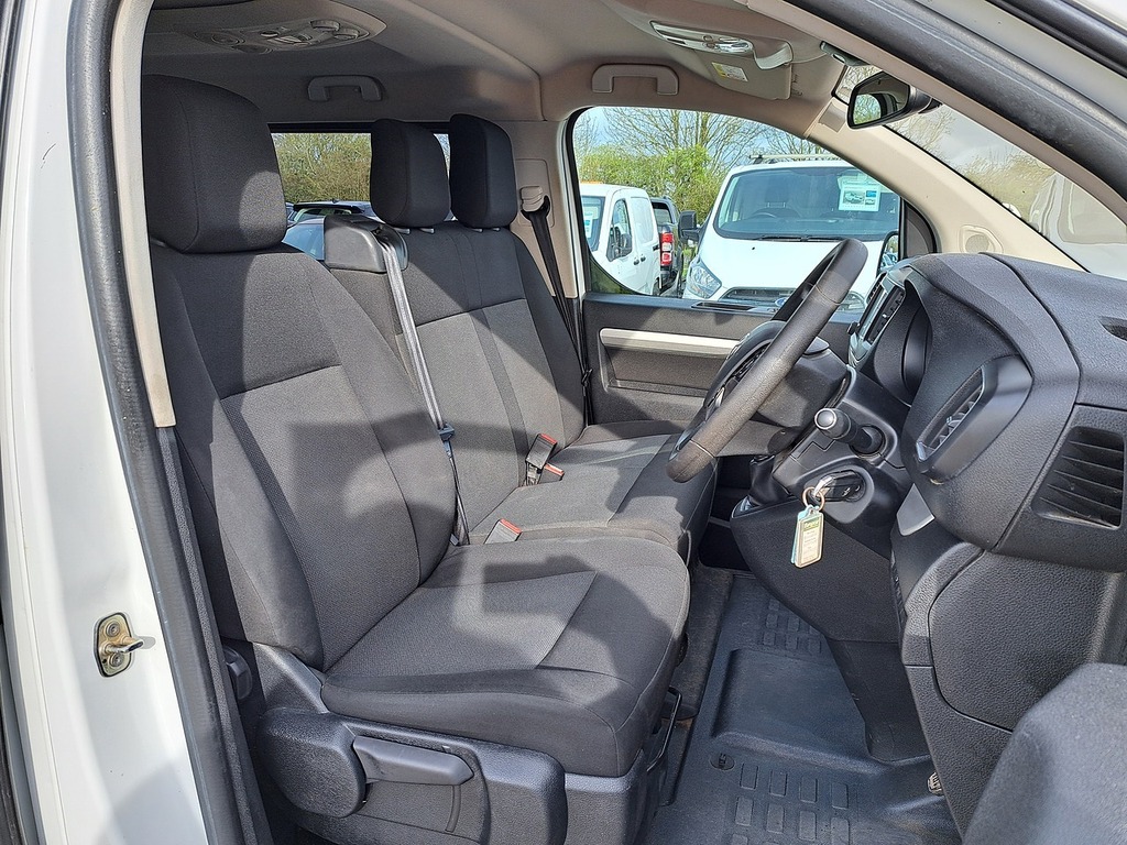Toyota Proace Verso D-4d L2 Shuttle Black #7