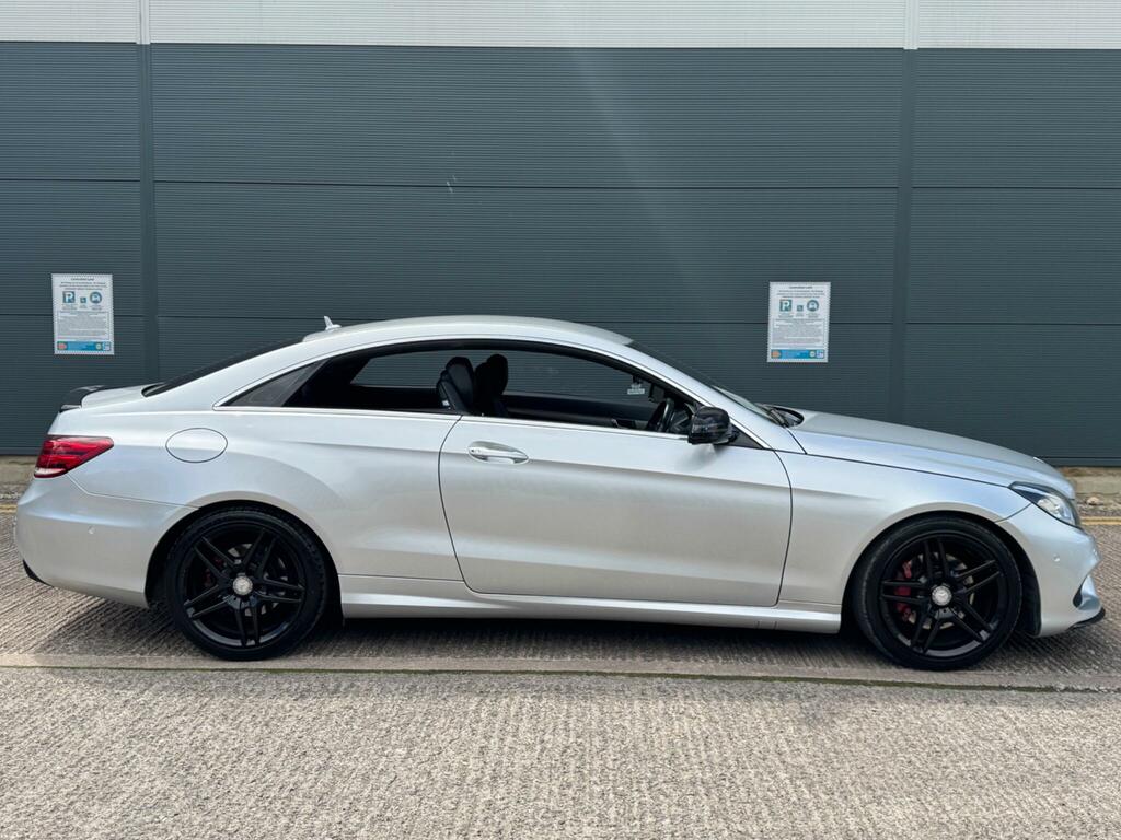 Mercedes-Benz E Class Red #26