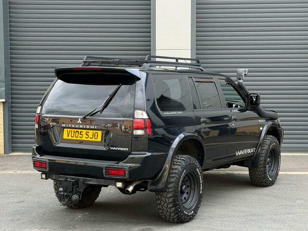 Mitsubishi Shogun Sport Equippe Black #12