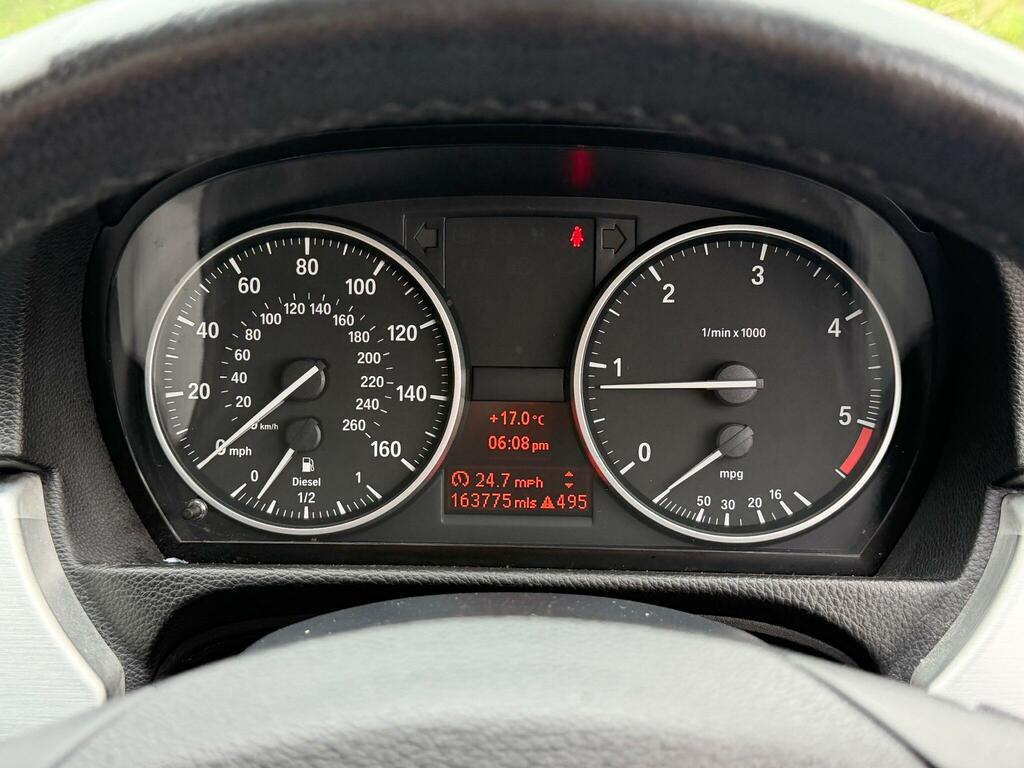 BMW 3 Series 320I Se Highline Black #20