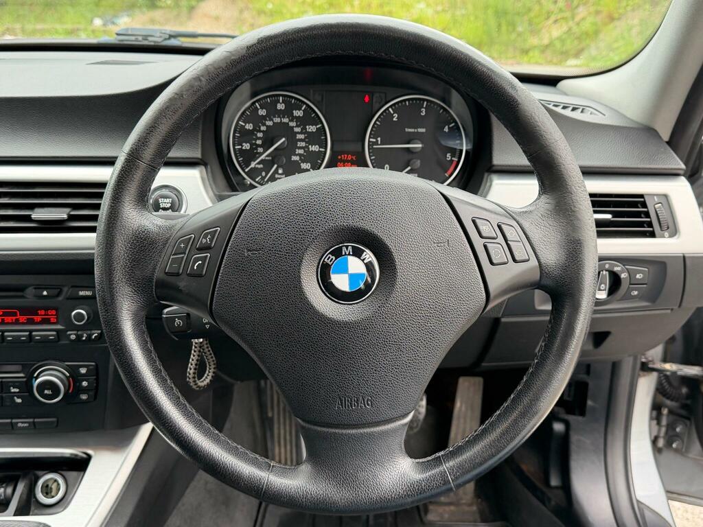 BMW 3 Series 320I Se Highline Black #21