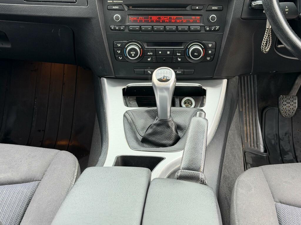 BMW 3 Series 320I Se Highline Black #17