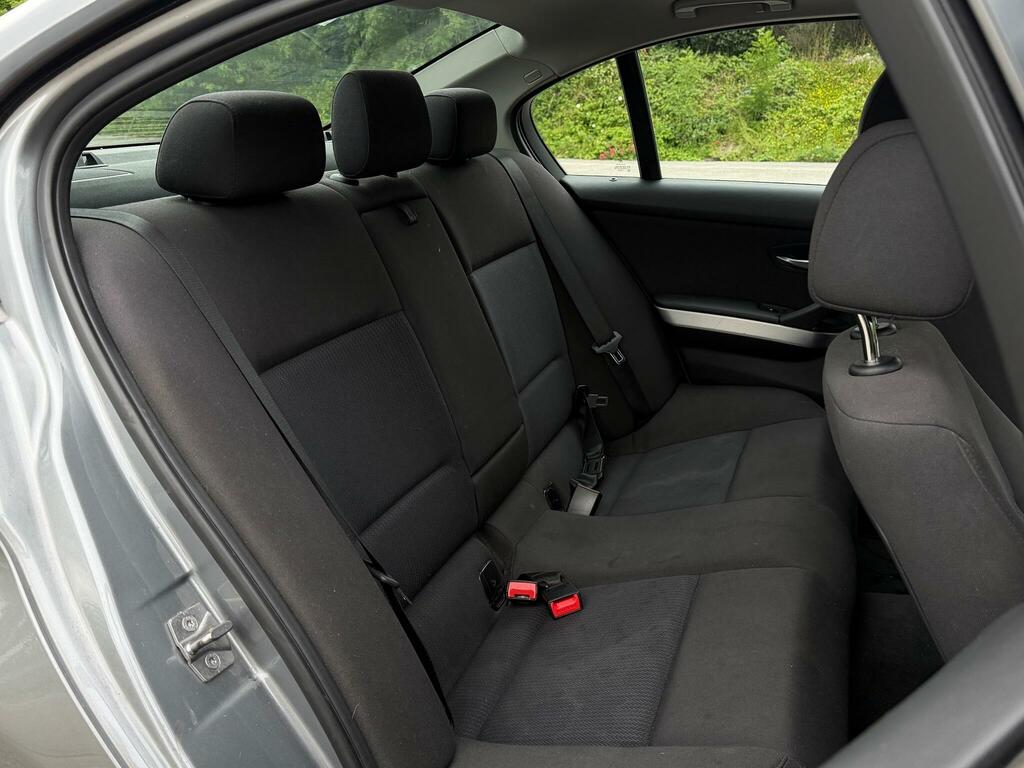BMW 3 Series 320I Se Highline Black #16