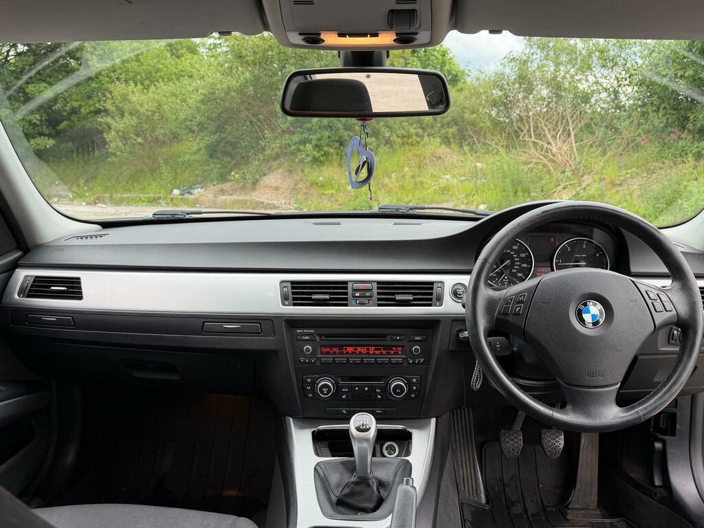 BMW 3 Series 320I Se Highline Black #14