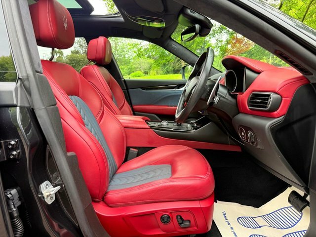 Maserati Levante 2020 3.0 V6 Granlusso Panoramic Hkardon Camera Tw Black #6