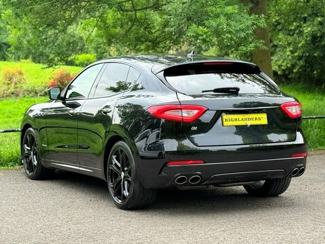 Maserati Levante 2020 3.0 V6 Granlusso Panoramic Hkardon Camera Tw Black #3