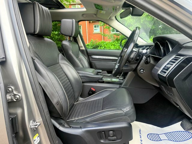 Land Rover Discovery 2017 3.0 Td V6 First Edition Open Pan Roof Rear En Silver #5