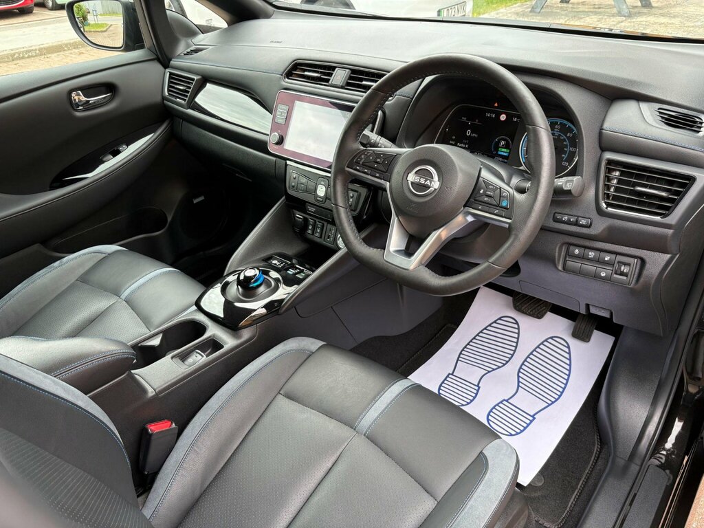 Nissan Leaf 59Kwh E Tekna Hatchback 217 Ps Black #3