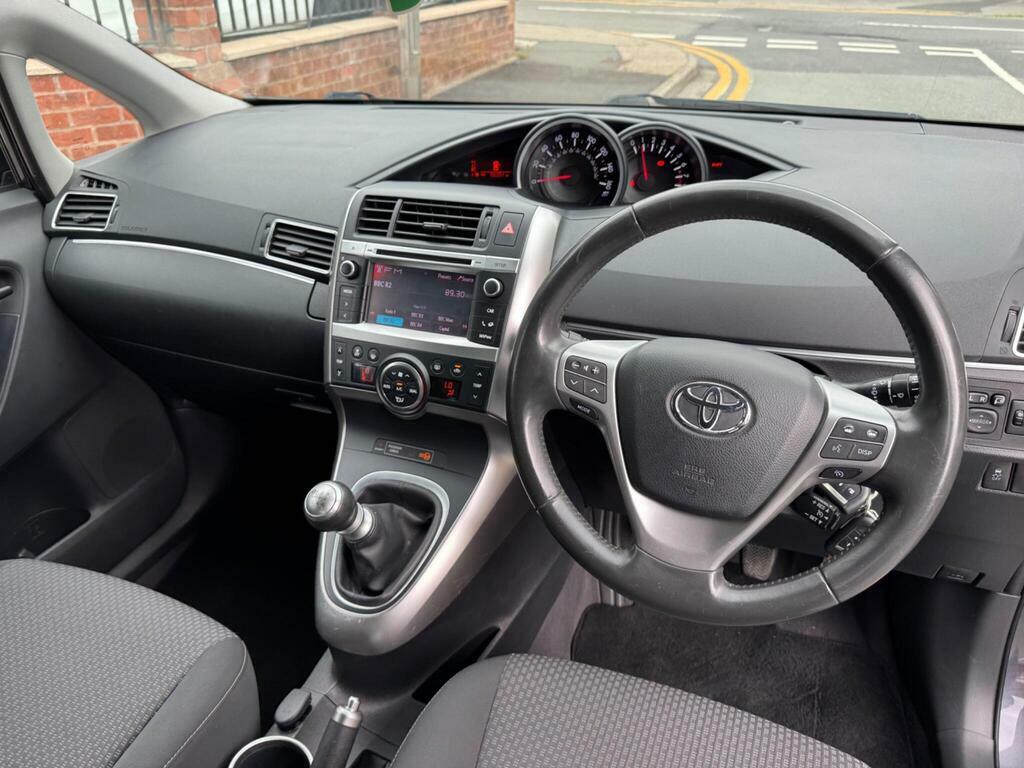 Toyota Verso Verso Icon D-4d Grey #7