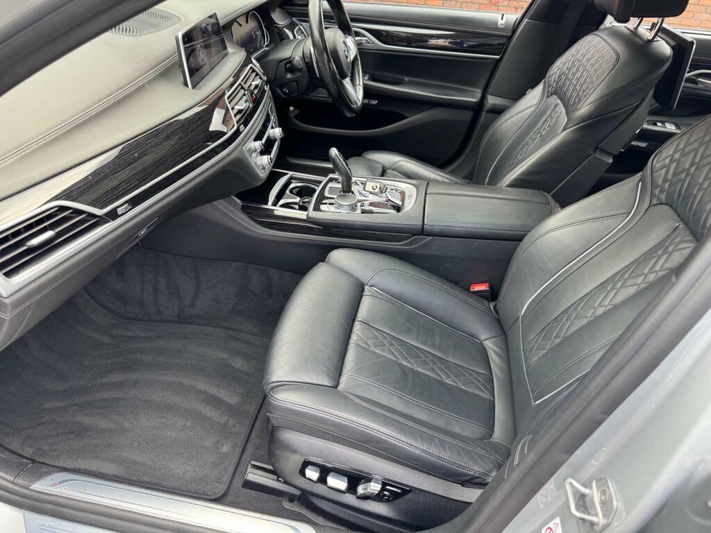 BMW 7 Series 730D M Sport White #34
