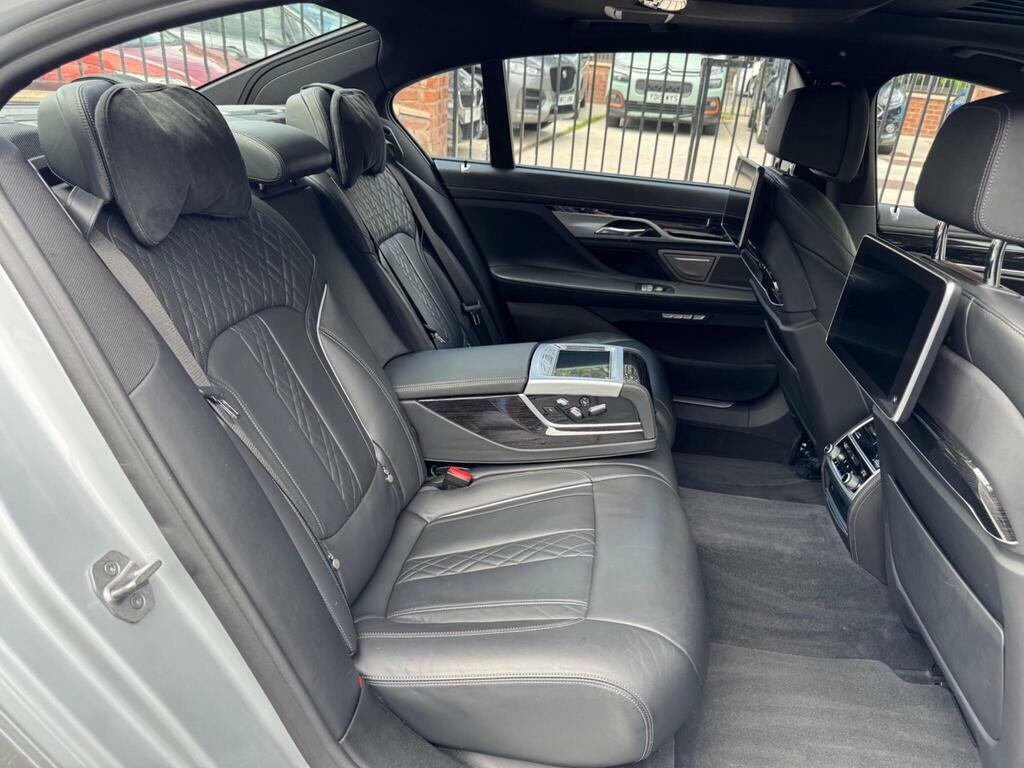 BMW 7 Series 730D M Sport White #10