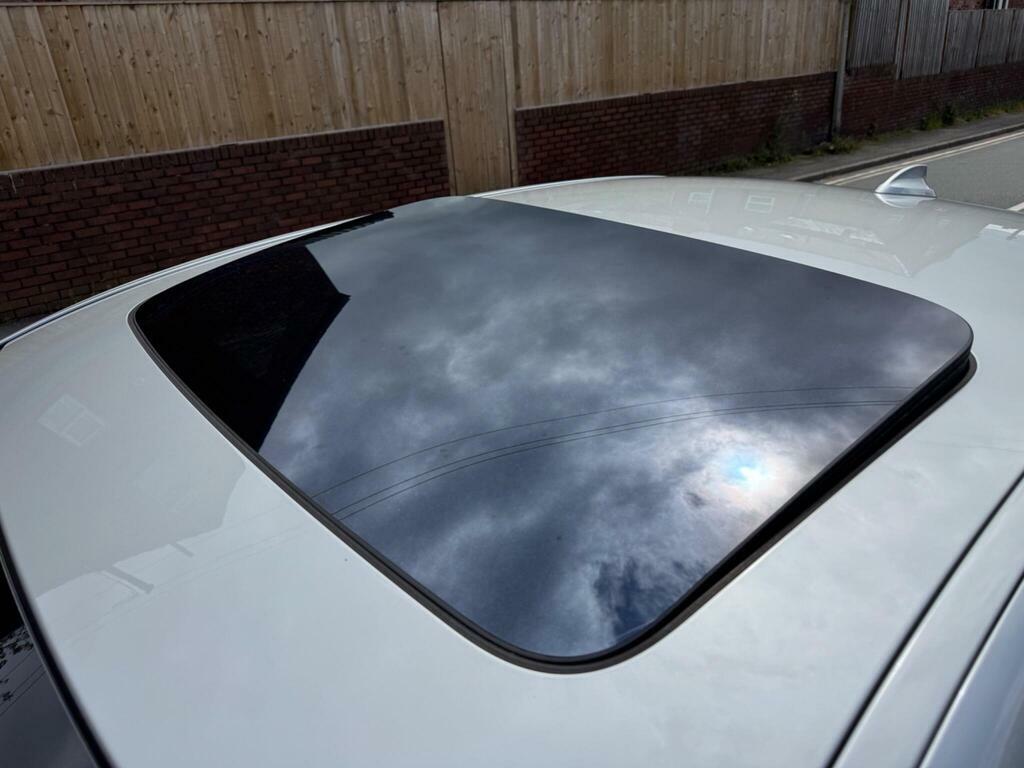 BMW 7 Series 730D M Sport White #33