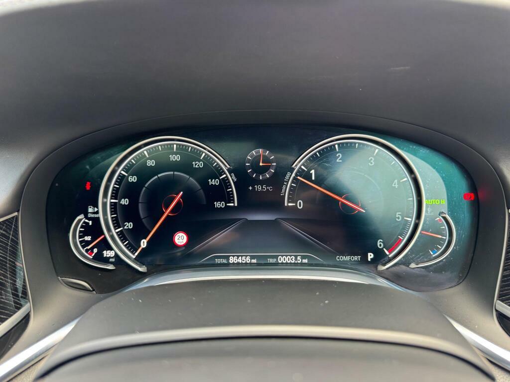 BMW 7 Series 730D M Sport White #31