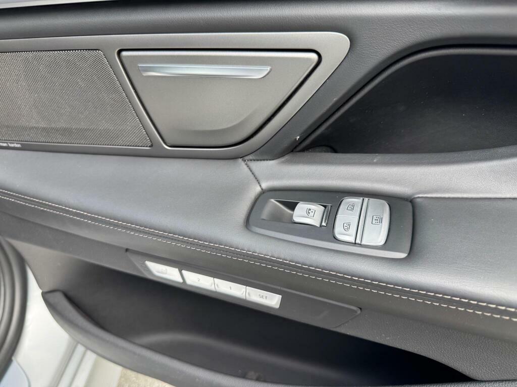 BMW 7 Series 730D M Sport White #17