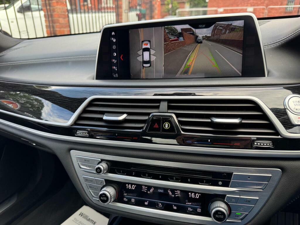 BMW 7 Series 730D M Sport White #26